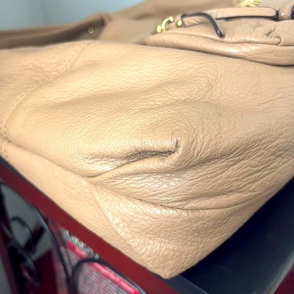 Michael Kors Beige Leather Hobo Bag Purse - Good condition - Picture 4 of 10